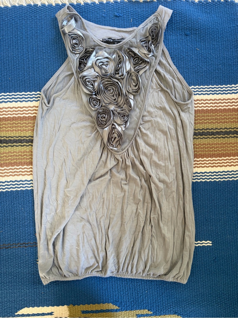 Vintage Sleeveless Rose-Applique Tank Top - Gray